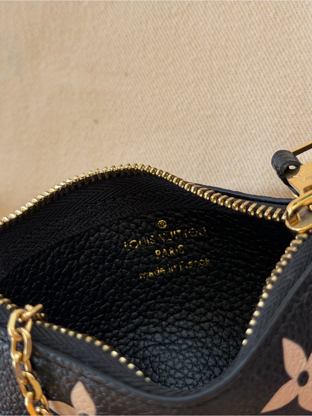 Auth Louis Vuitton key pouch in monogram empreinte leather (Brand New) - Picture 4 of 12